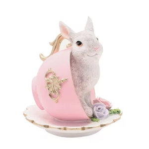 Lapin dans une tasse de thé